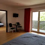 Pod Brzegiem Lantgård Niedźwiedź